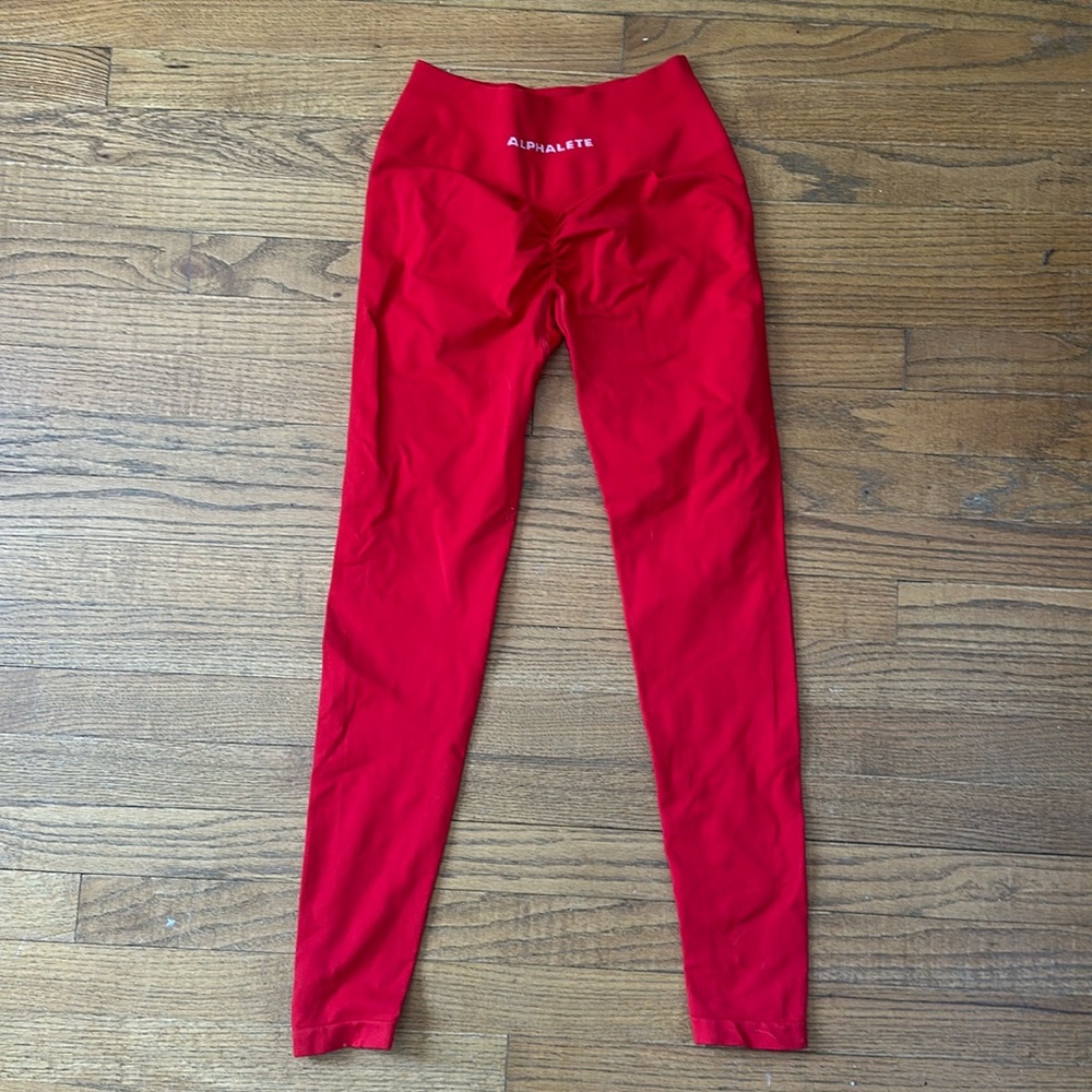 Alphalete amplify leggings size small red scrunch butt